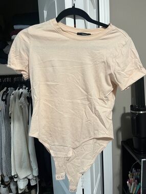 Forever 21 Peach Short Sleeve Crew Neck Bodysuit